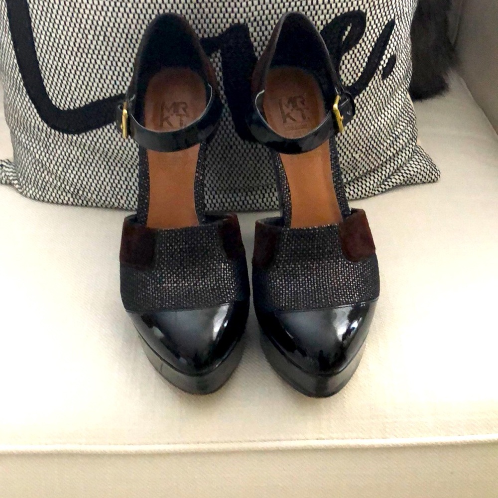 Combo black and brown platform
